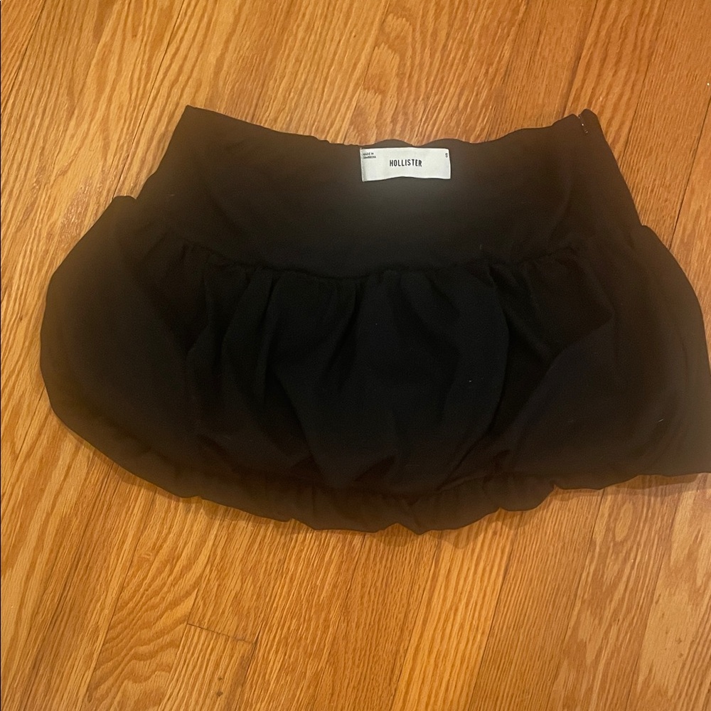 Hollister Women's Black Bubble Skirt